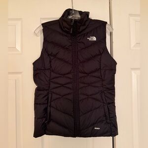 NWOT The North Face Women's 550 Vest TNF Black Size Small
